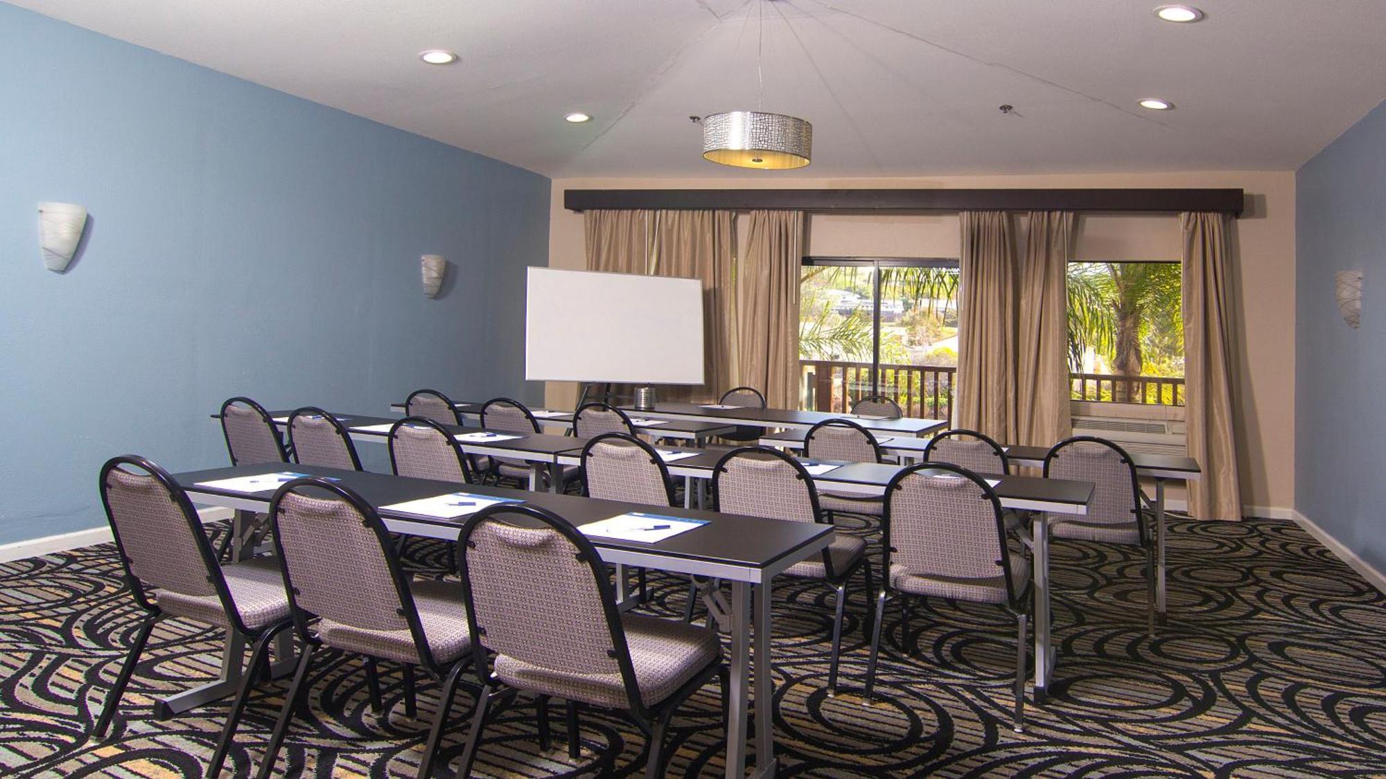 Holiday Inn Express Hotel & Suites Solana Beach-Del Mar By Ihg Buitenkant foto